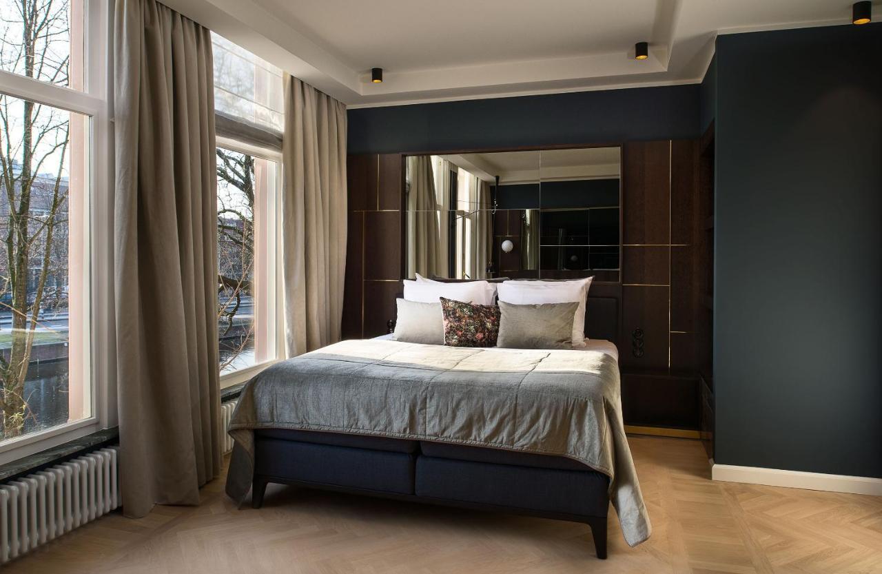 King Suite balcony canal view