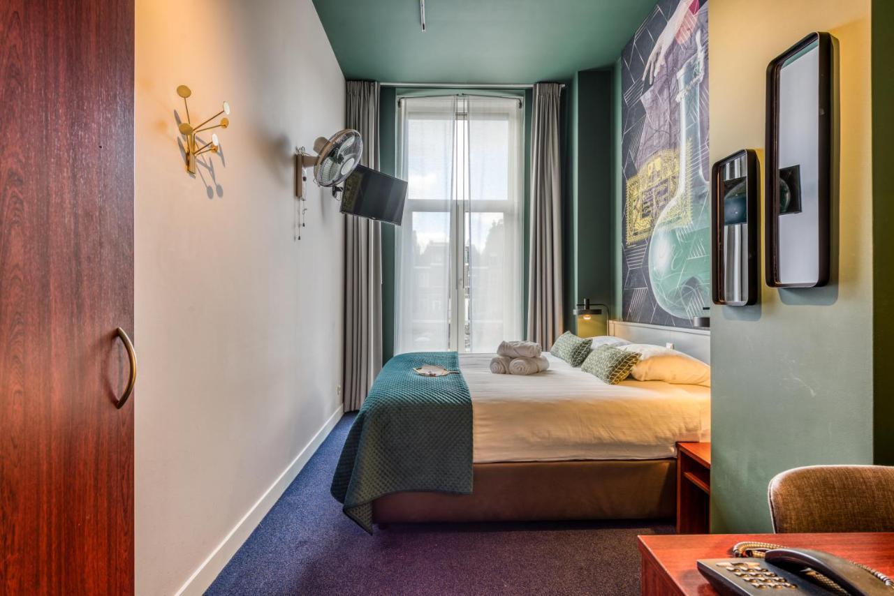 Double Room,1438305853:JPEG
