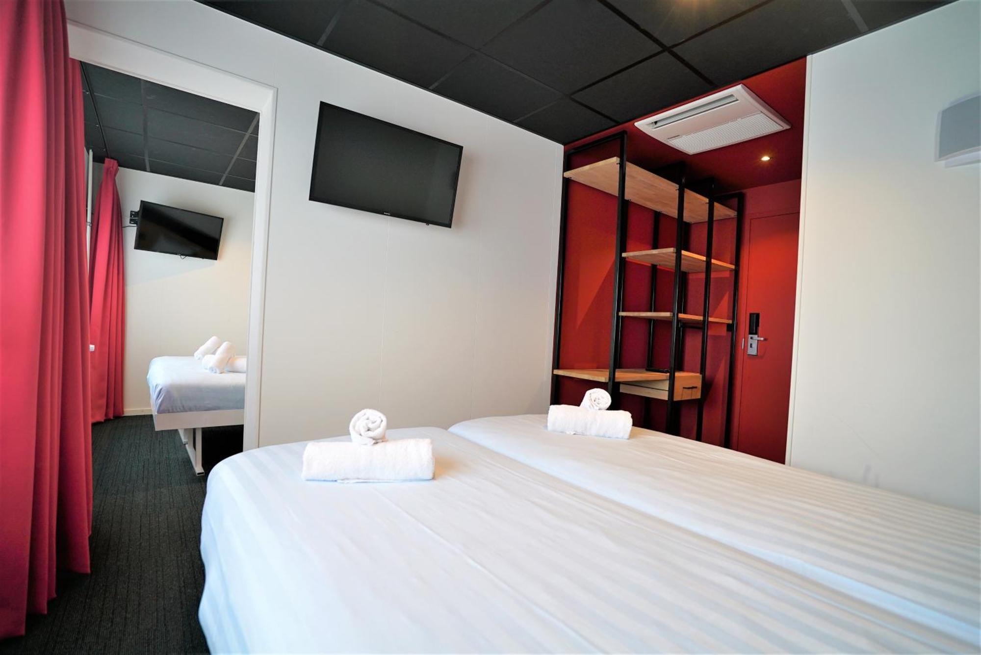 Deluxe Quadruple Room,1209998707:JPEG