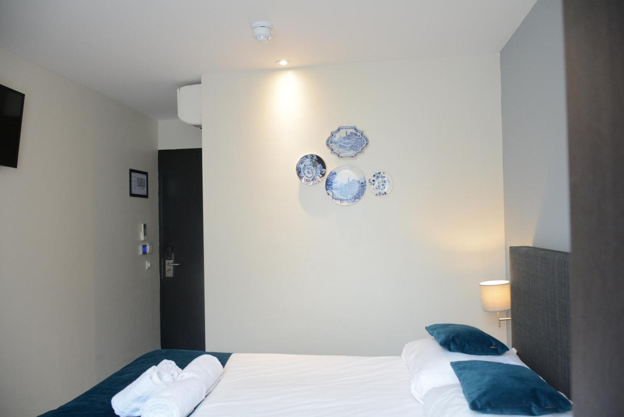 Small Double Room Canal View