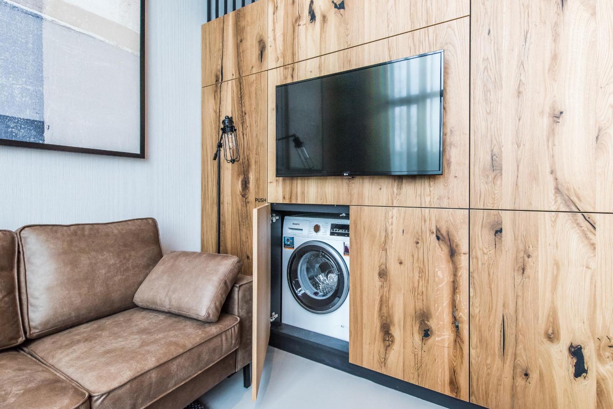 Large 1 Bedroom Apartment Accessible Duplex