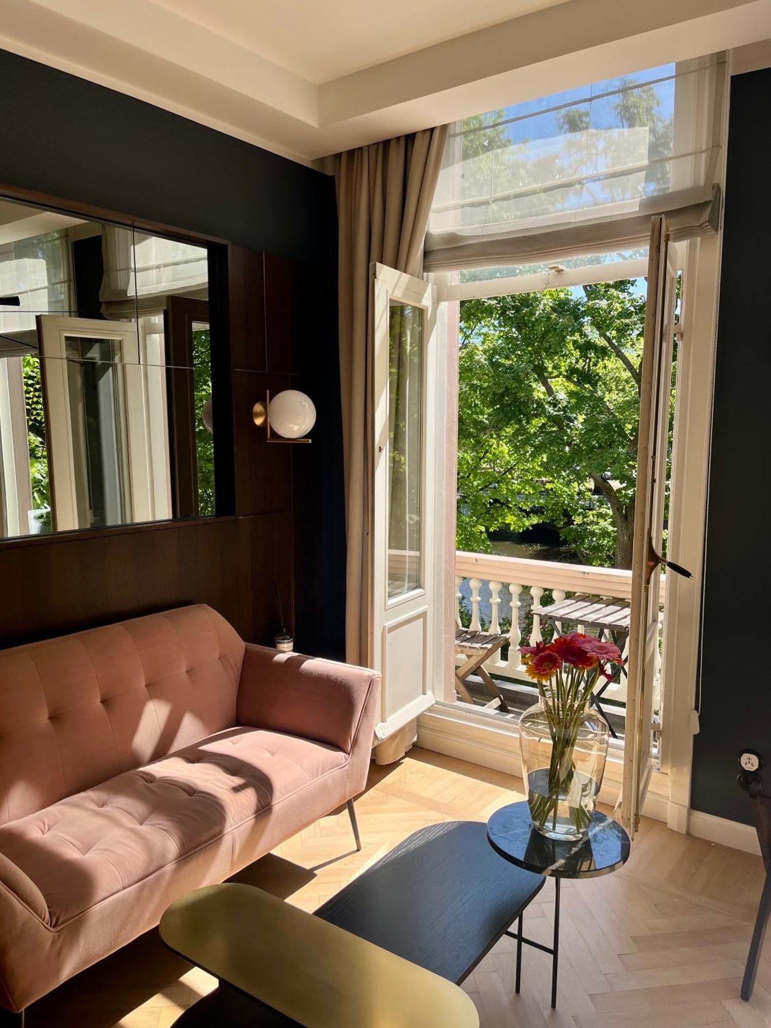 King Suite balcony canal view
