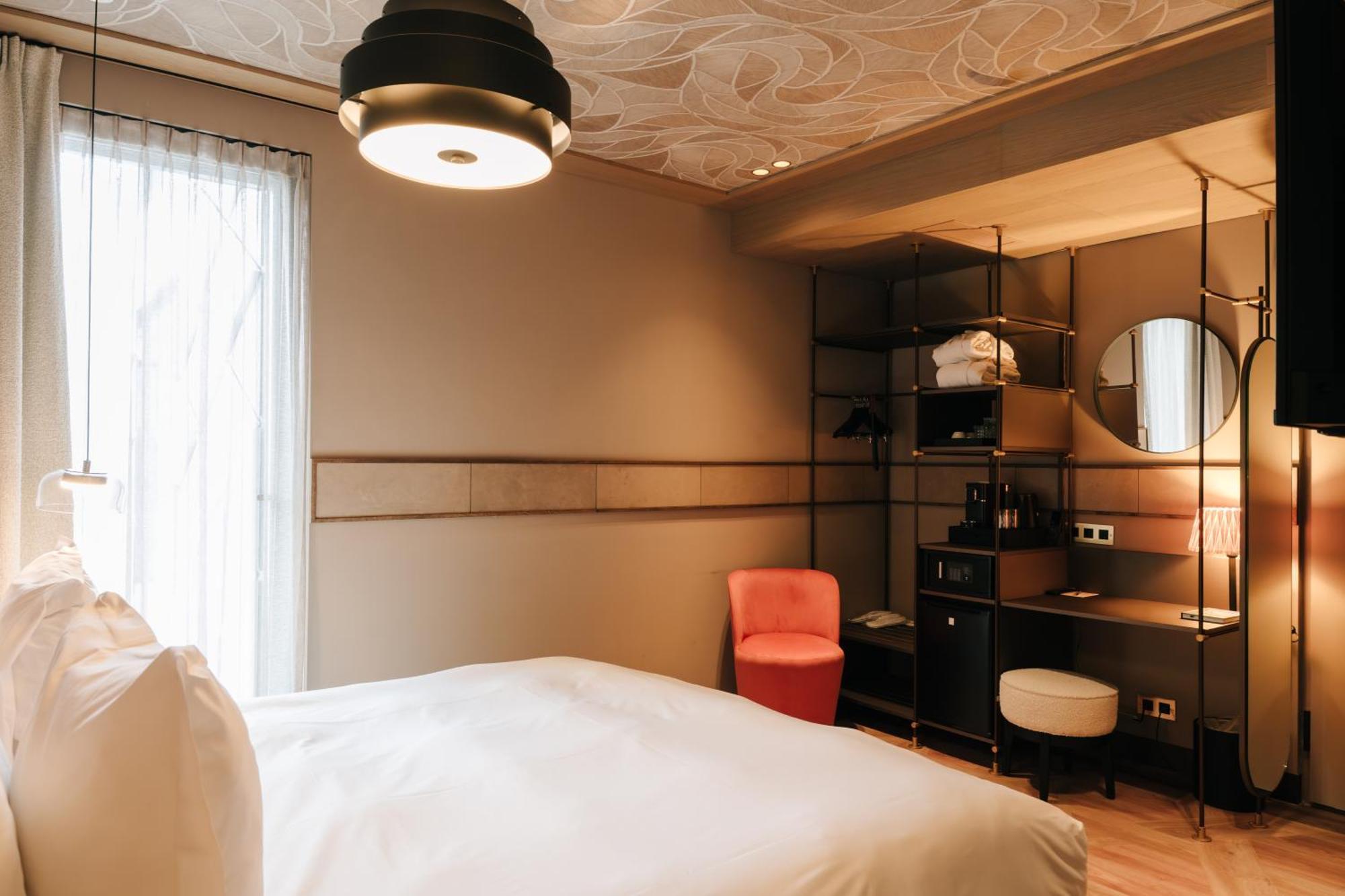 Circle Room