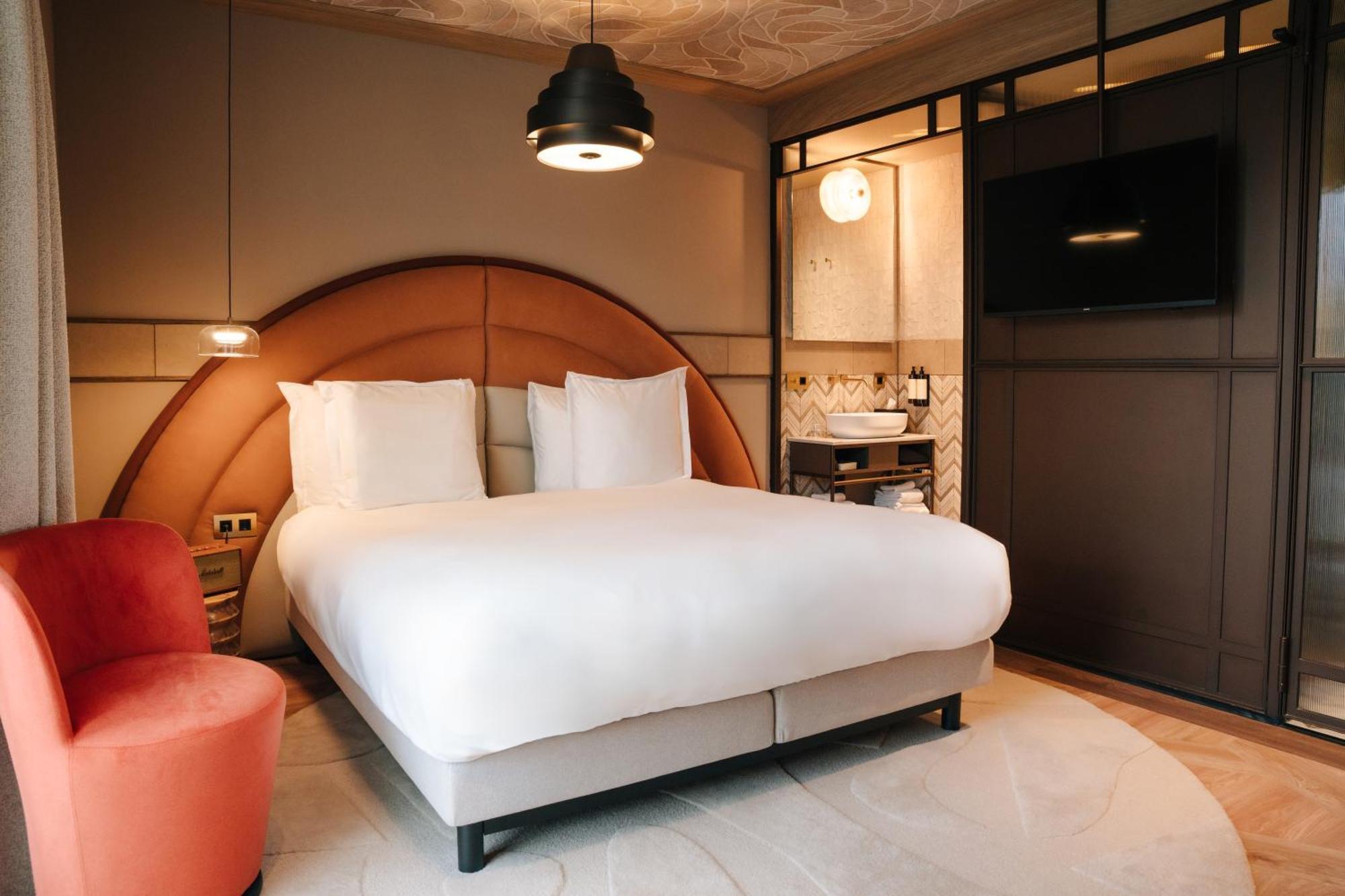 Circle Room Cityview