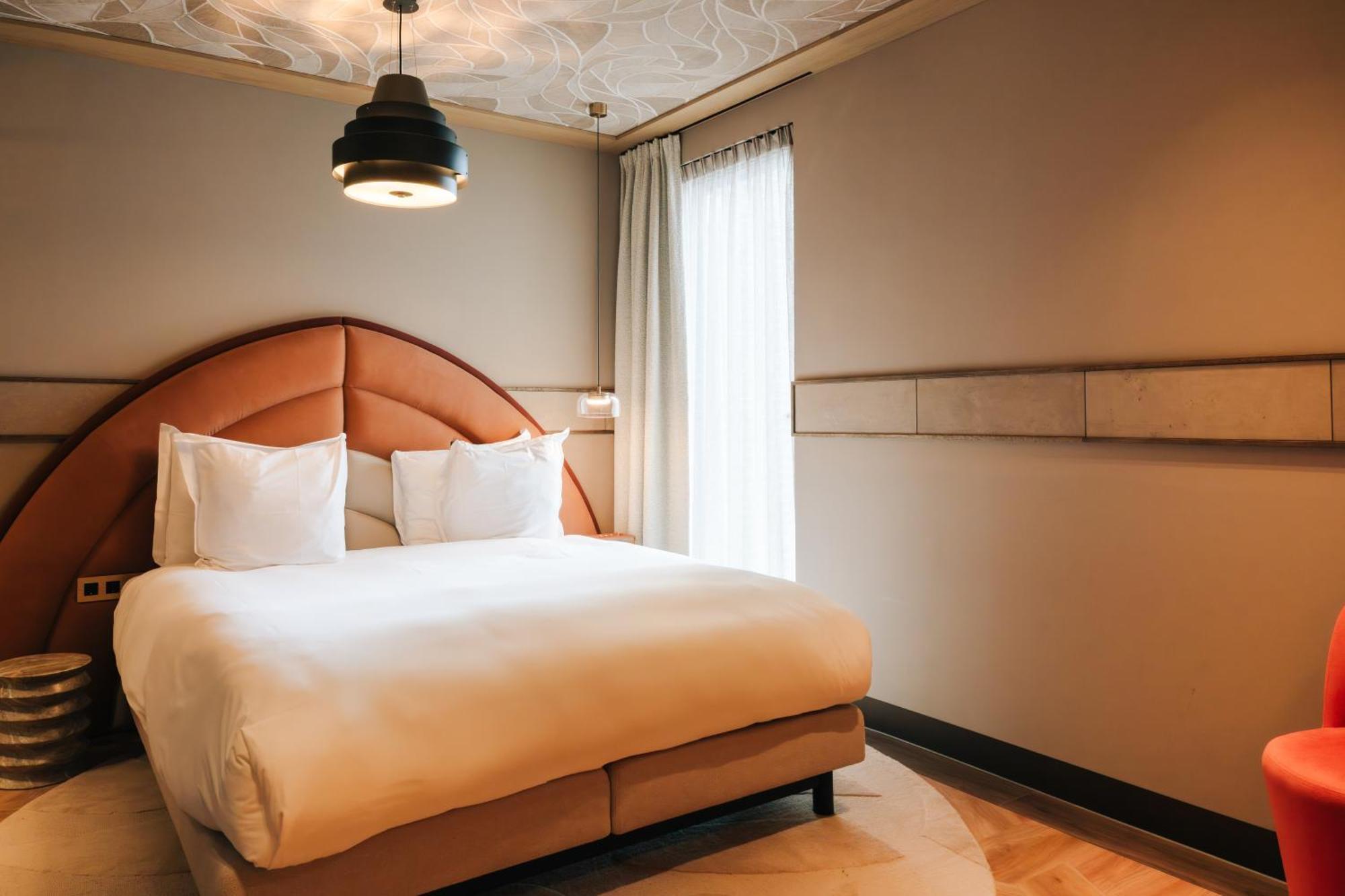 Circle Room
