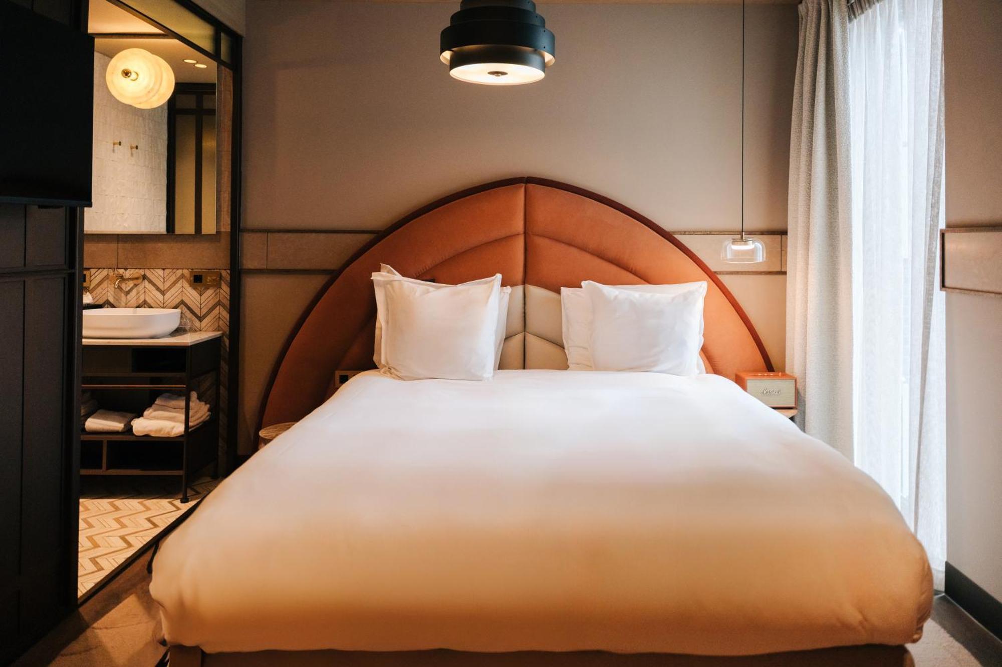 Circle Room