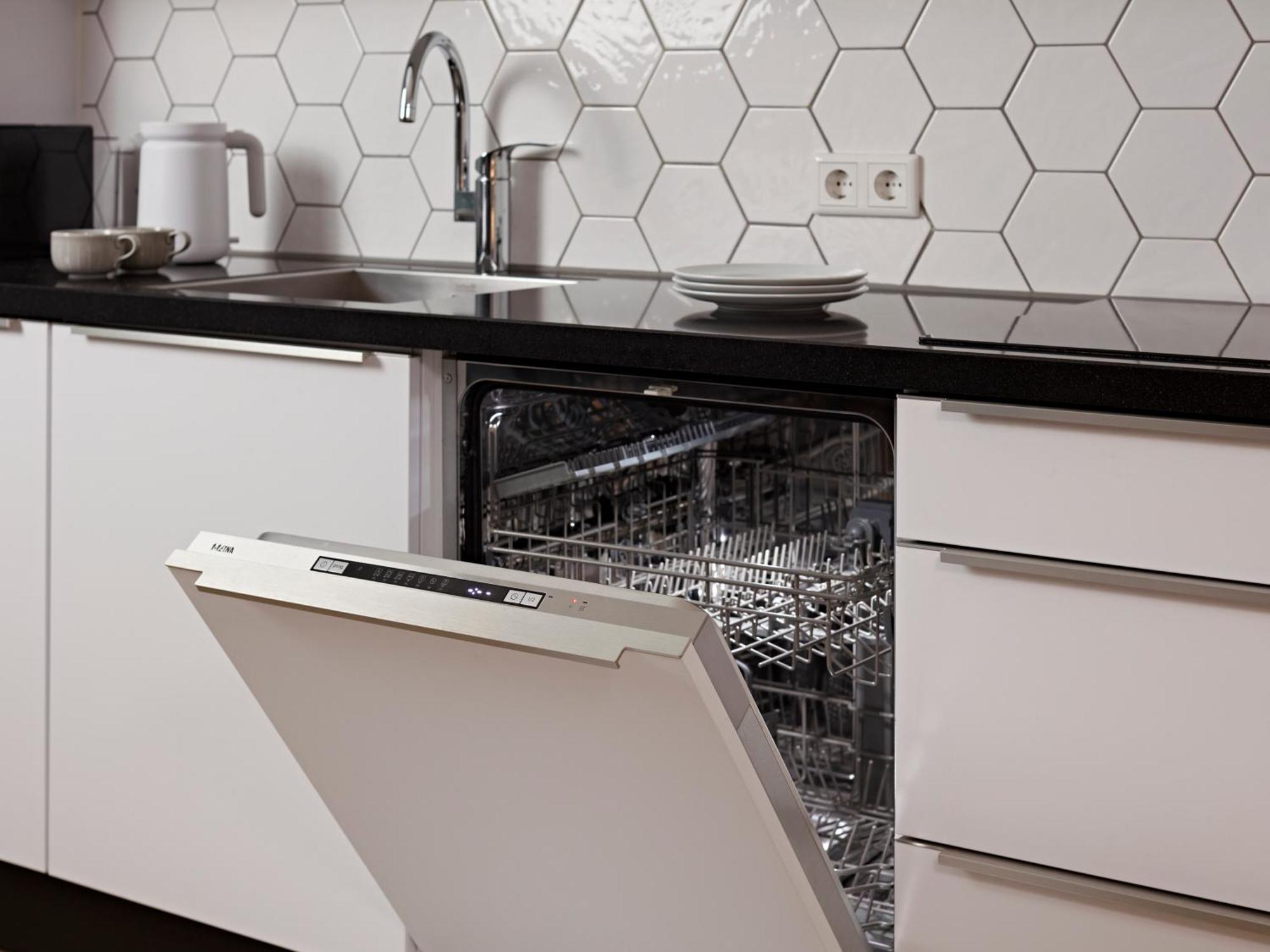 Medium Studio Kitchen
