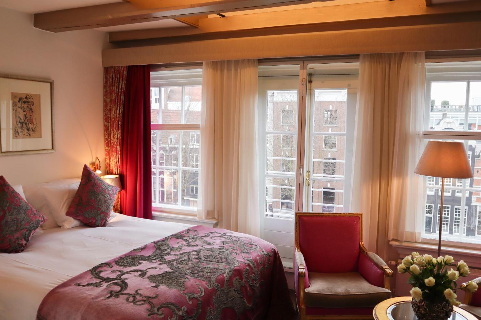 Classic Double or Twin Room Canal View