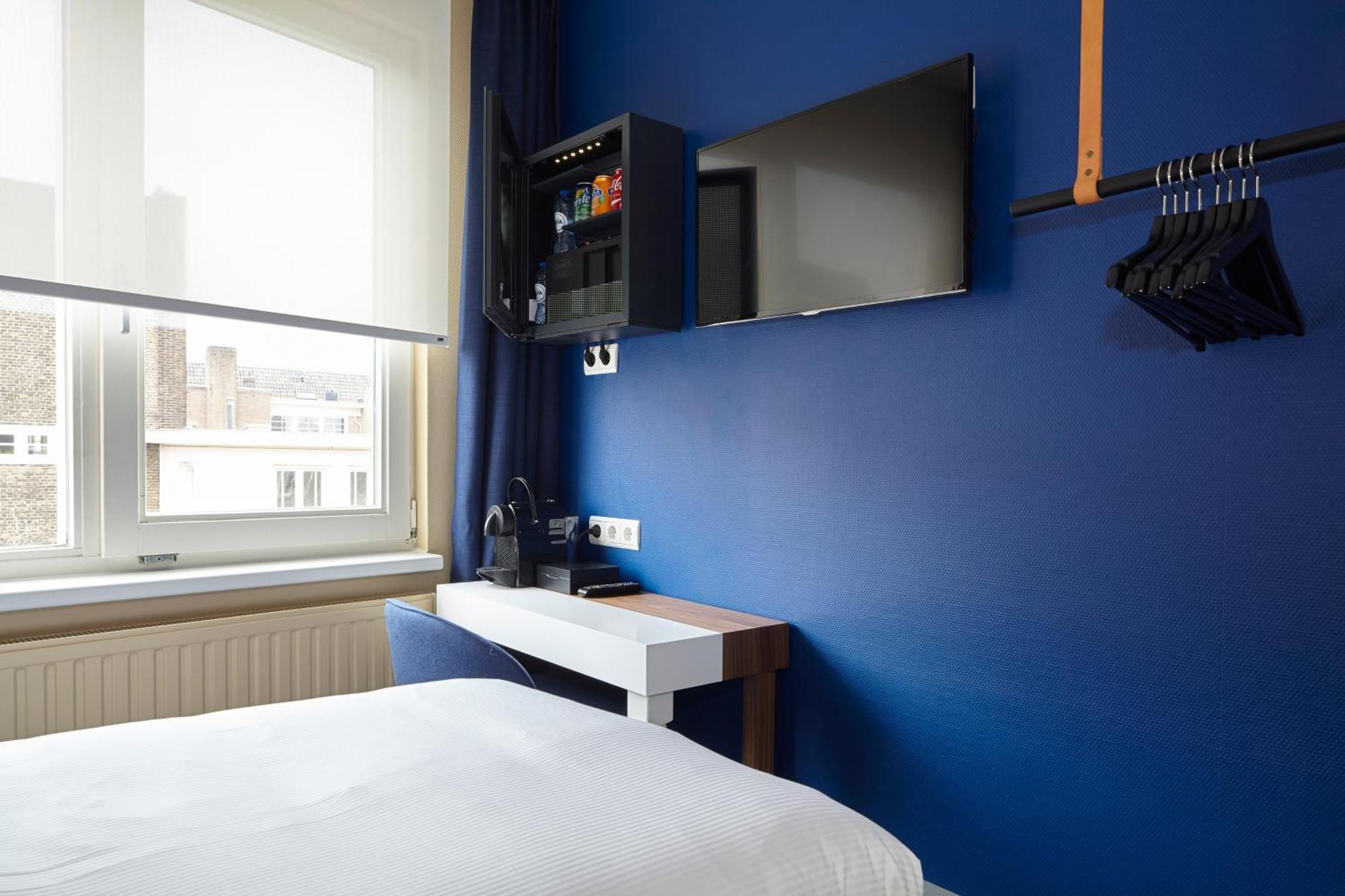 Small Single Room,689105520:JPEG