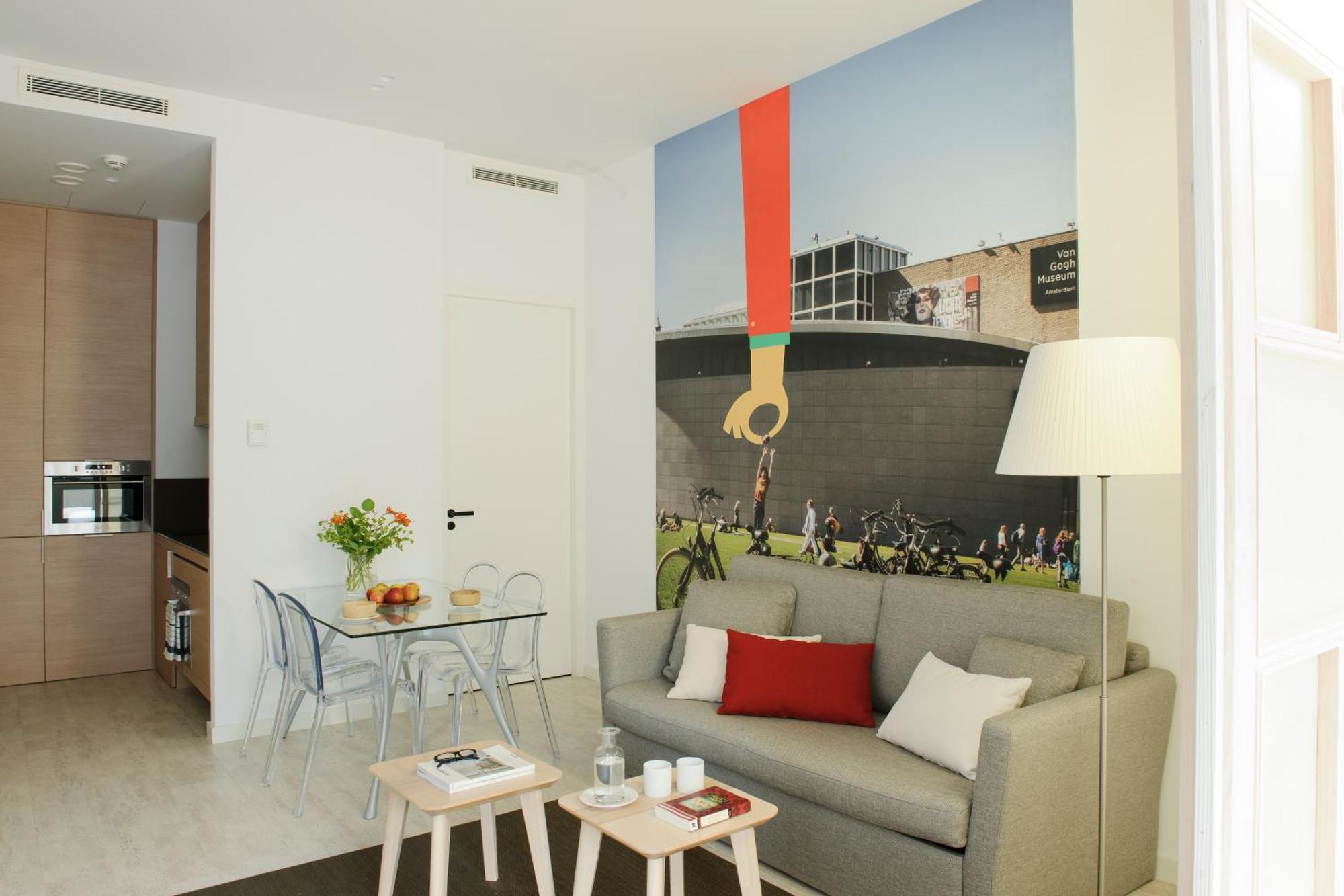 One-Bedroom Apartment City Side