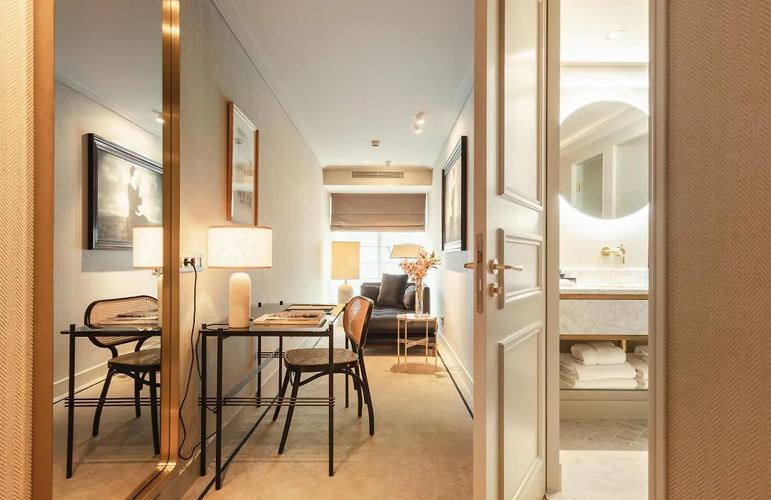 Hotel 717-1