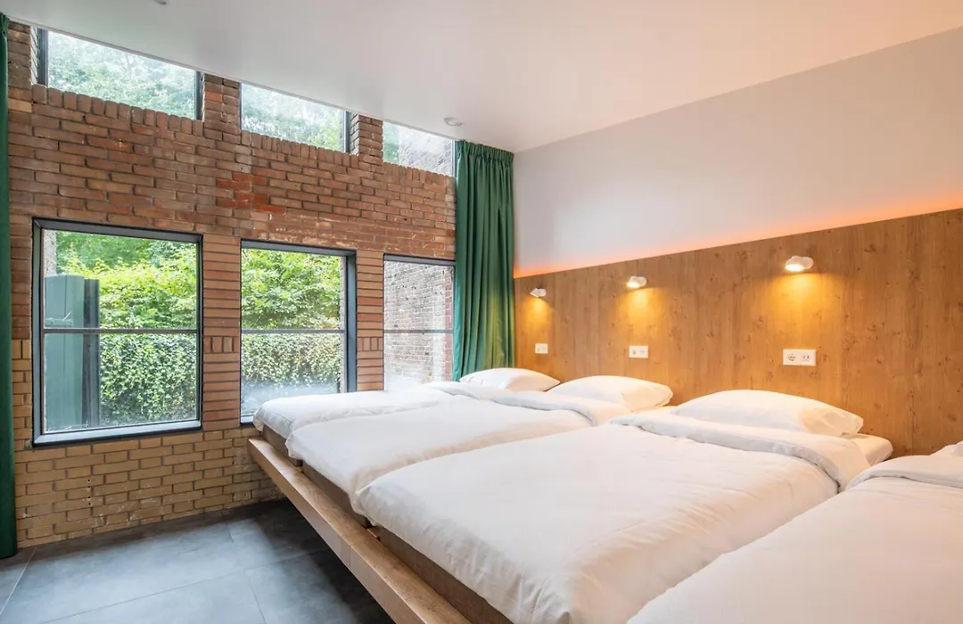 BUNK Hotel Amsterdam-1