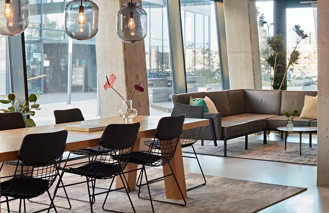 YAYS Amsterdam Docklands-1