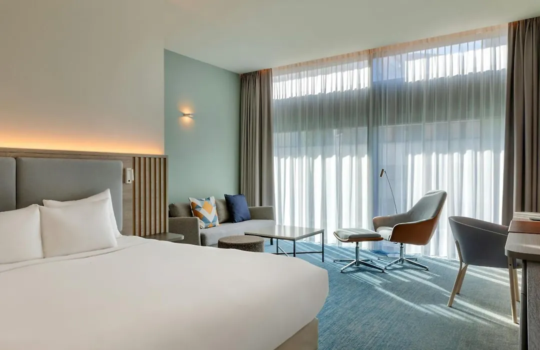 Courtyard By Marriott Amsterdam-1