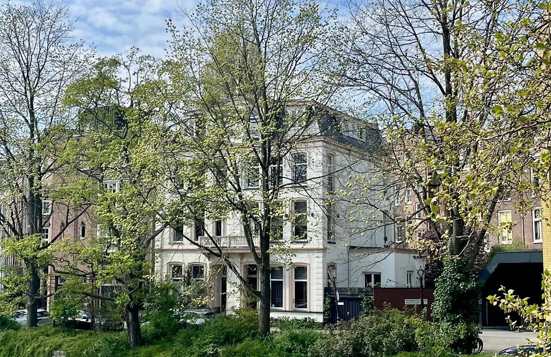 Spinoza Suites-1