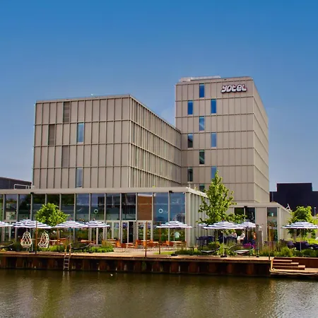 Yotel Amsterdam-3